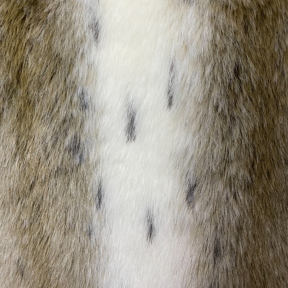 Vintage faux fur cream tan gray zipper mock collared vest with pockets! - Picture 10 of 14